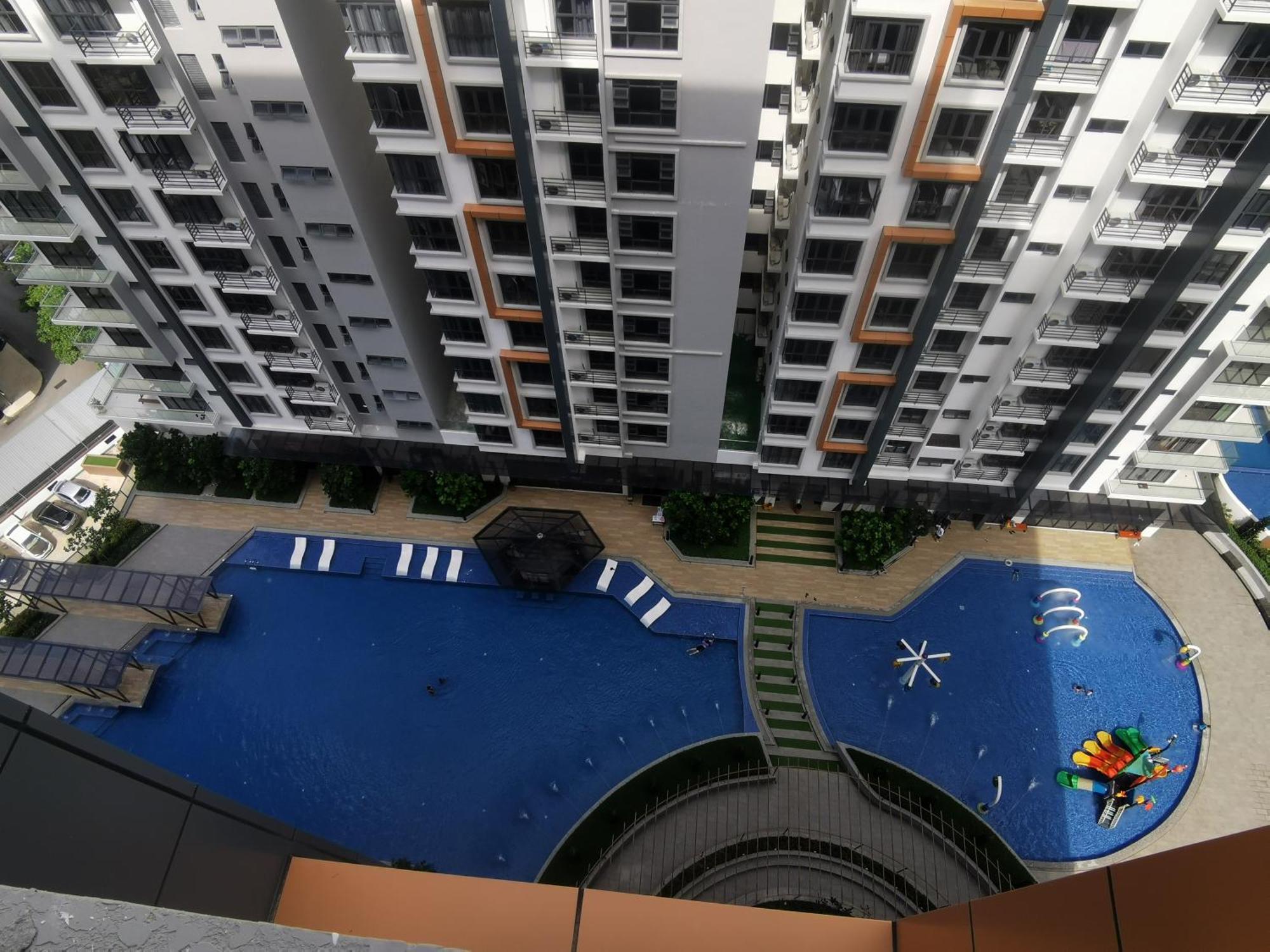 K Avenue B17 House Room Near Airport By Gc Кота Кинабалу Екстериор снимка